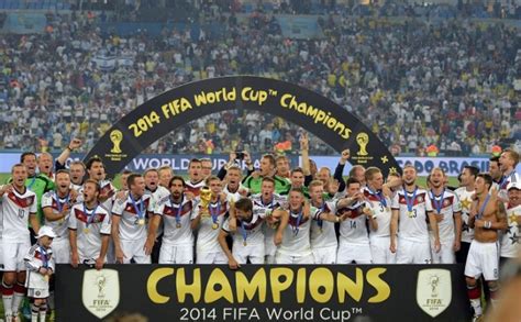 DFB Trikots zur WM 2014 – Deutschland holt Titel in .